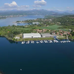 Houseboat Noemi Yacht Club Marina Di Verbella Botel